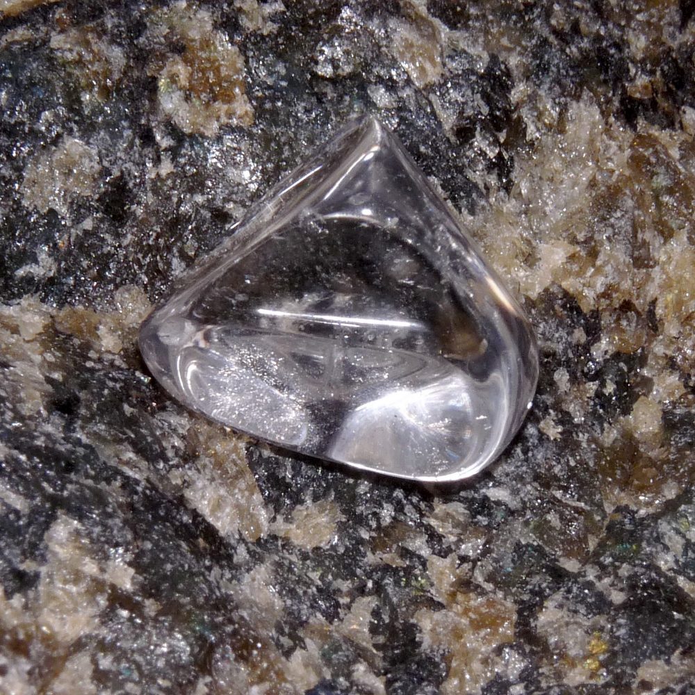 Quartz (Cristal de roche), pierre roulée
